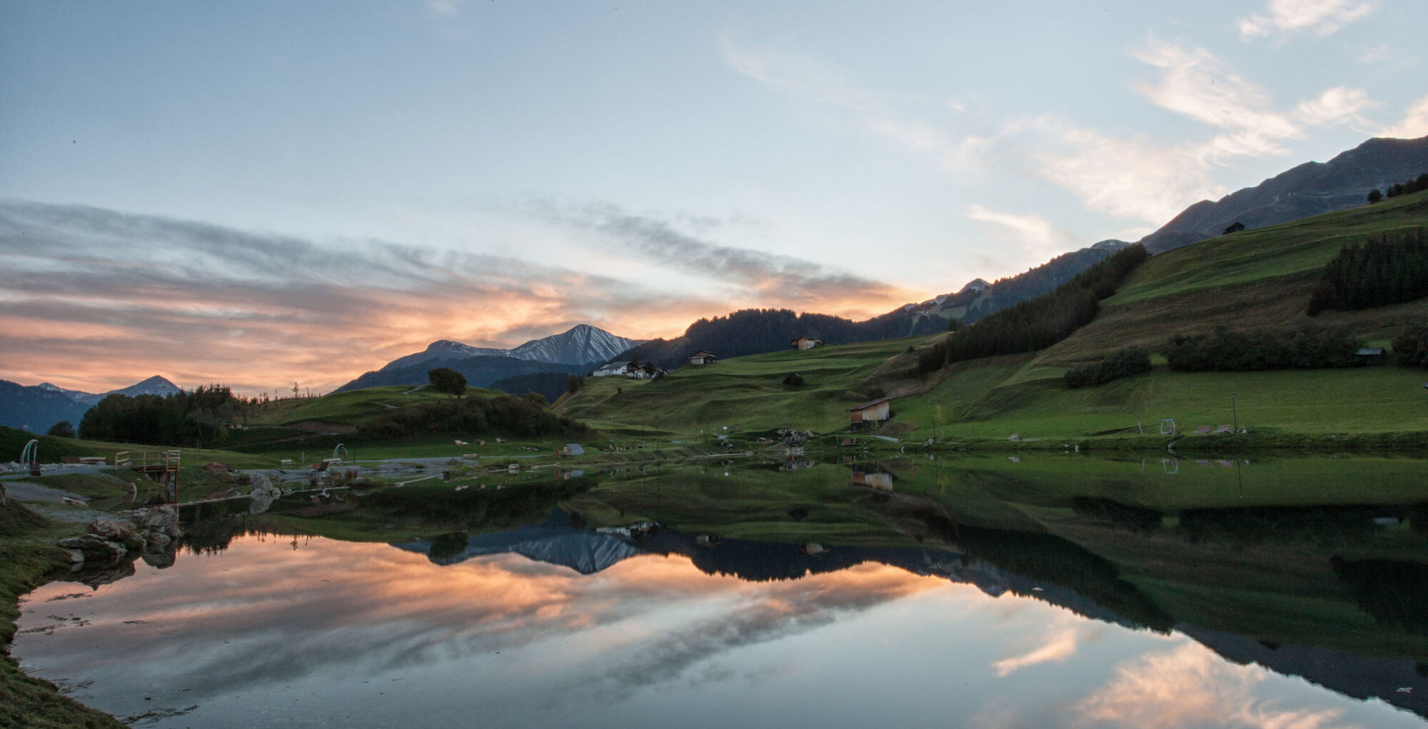 Die Tiroler Bergwelt genießen Erholung und Entspannung